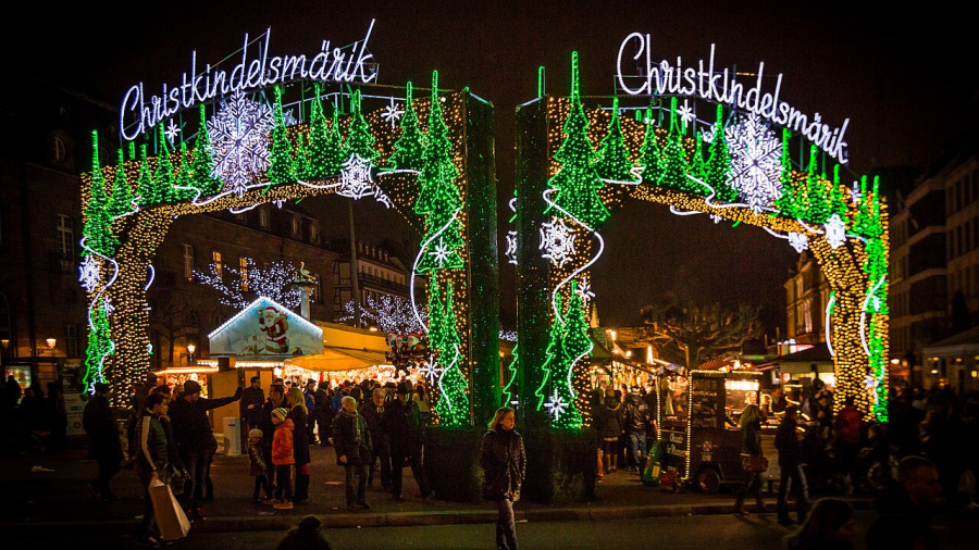 Marché de Noël: traditions alsaciennes et affluence attendue à Strasbourg