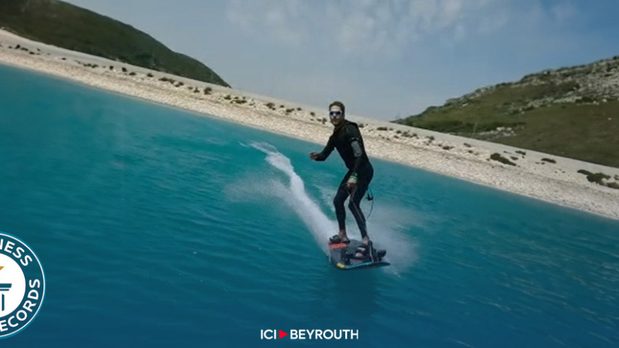Motosurf: Khalil Badawi dans le Livre Guinness des Records