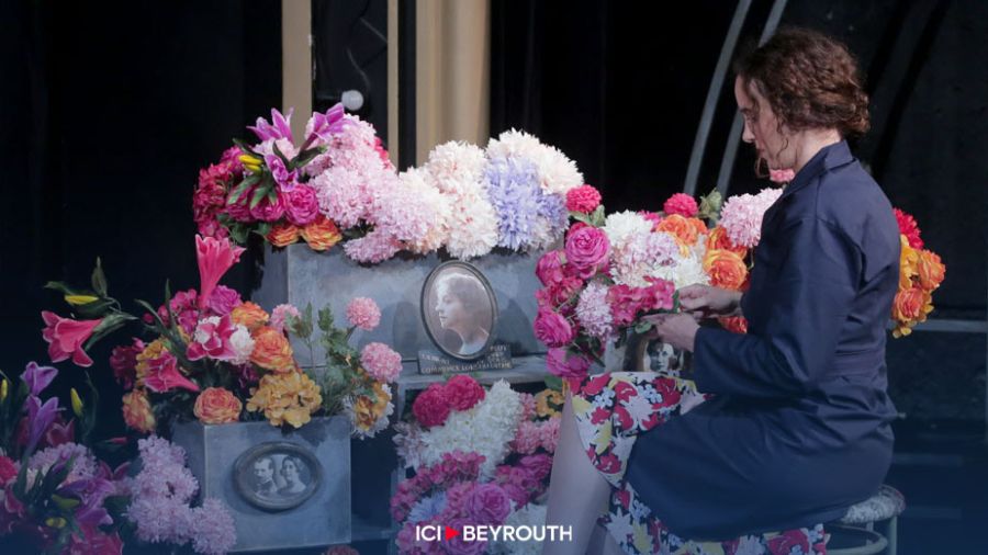 «Changer l'eau des fleurs», des maux aux planches...