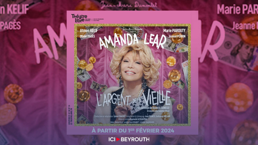 Au théâtre, Amanda Lear défie l'âge en vieille dame indigne