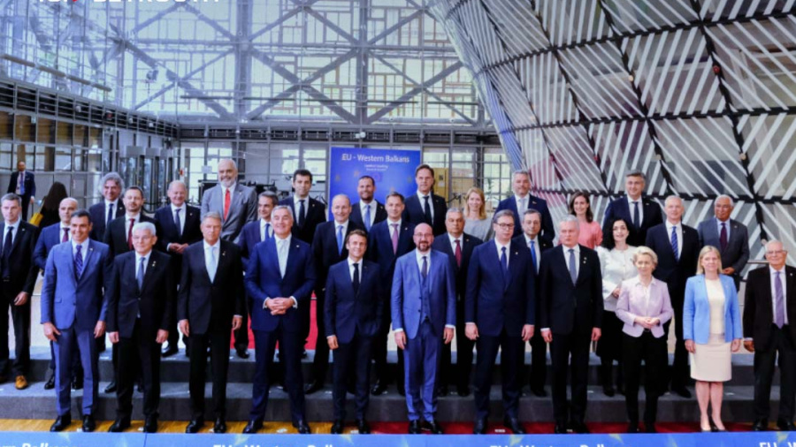 Des sanctions... pour éviter le vide présidentiel