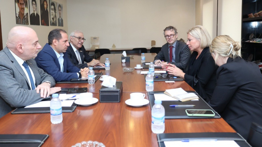 Gemayel reçoit Hennis-Plasschaert: de la nécessité d'un cessez-le-feu immédiat